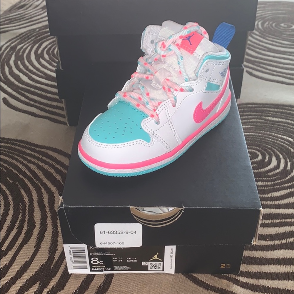 Jordan 1 mid